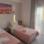 ホテル Akrogiali