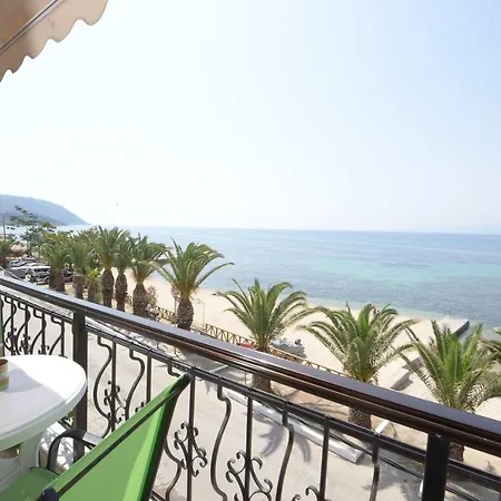 Hotel Akrogiali 2*
