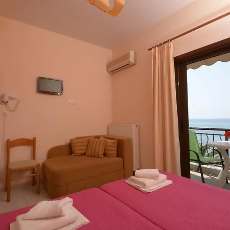 Hotel Akrogiali 2*