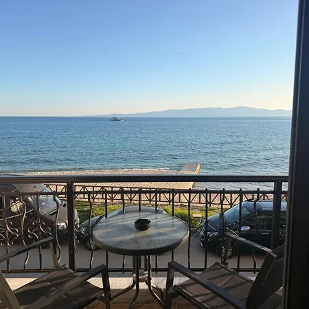 Hotel Akrogiali 2*